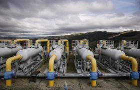 BRUXELAS AVANÇA COM ESTRATÉGIA DE GÁS NATURAL LIQUEFEITO
