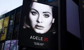 ADELE PROÍBE DONALD TRUMP DE USAR AS SUAS MÚSICAS EM AÇÕES DE CAMPANHA