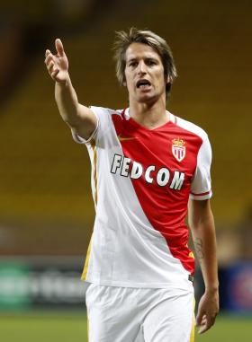 INTERNACIONAL PORTUGUÊS FÁBIO COENTRÃO SOFREU UMA FRATURA NO PÉ ESQUERDO