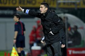 BELENENSES RENOVA COM TREINADOR JULIO VELÁZQUEZ ATÉ 2018