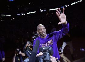 KOBE BRYANT FEZ MELHOR MARCA DA ÉPOCA E INTERROMPE SÉRIE DE DERROTAS DOS LAKERS