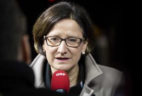 MINISTRA AUSTRÍACA ANUNCIA LIMITE MÁXIMO DE ENTRADAS DIÁRIAS DE MIGRANTES