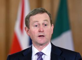 PRIMEIRO-MINISTRO IRLANDÊS DIZ QUE QUER EVITAR EXEMPLO DE PORTUGAL