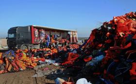 ARTISTA CHINÊS AI WEIWEI VAI CRIAR EM LESBOS OBRA COM 14.000 COLETES SALVA-VIDAS