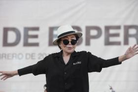 ARTISTA YOKO ONO, DE 83 ANOS, HOSPITALIZADA EM NOVA IORQUE