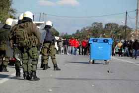NOVA MANIFESTAÇÃO EM KOS CONTRA CENTRO DE REGISTO DE MIGRANTES
