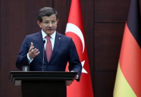 SÍRIA: PM DA TURQUIA ACUSA RÚSSIA DE AGIR COMO “ORGANIZAÇÃO TERRORISTA”