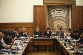OE2016: GOVERNO CORRIGE ORÇAMENTO E DIZ QUE CARGA FISCAL MANTÉM-SE