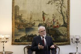 MINISTRO DIZ QUE 35 HORAS A 01 JULHO DEPENDE DE TRABALHO E NEGOCIAÇÕES COM SINDICATOS