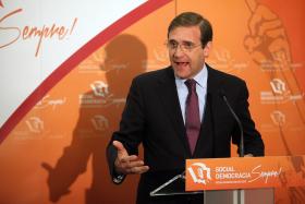 PASSOS COELHO PEDE “DECORO” AO GOVERNO E REJEITA APOIAR AS SUAS POLÍTICAS