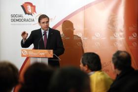 PASSOS COELHO CONSIDERA “LAMENTÁVEL” ATITUDE DO GOVERNO SOBRE A TAP