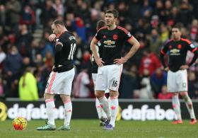 MANCHESTER UNITED PERDE COM SUNDERLAND E TEM LUGAR EUROPEU EM RISCO