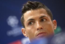 RONALDO GUARDA PARA SI OPINIÃO SOBRE PENALTI DE MESSI QUE DEU GOLO A SUÁREZ