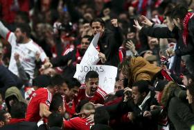 JONAS DÁ O TRIUNFO AO BENFICA SOBE O ZENIT COM GOLO NOS DESCONTOS