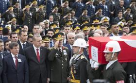 TURQUIA ANUNCIA REFORÇO DAS FORÇAS DE SEGURANÇA DEPOIS DE ATENTADO À BOMBA