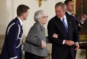 MORREU A NORTE-AMERICANA HARPER LEE, A AUTORA DE “NÃO MATEM A COTOVIA”