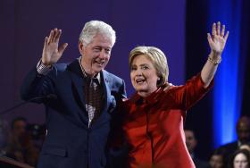 HILLARY CLINTON BATE BERNIE SANDERS NAS ELEIÇÕES DEMOCRATAS DO NEVADA – IMPRENSA