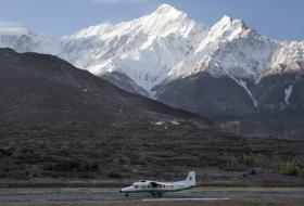 AVIÃO DESAPARECE NO NEPAL COM 21 PESSOAS A BORDO