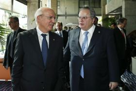SANTOS SILVA AVISA QUE NENHUM PAÍS EUROPEU ESTÁ IMUNE A VAGA DE REFUGIADOS