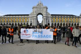CERCA DE TRÊS CENTENAS MARCHARAM EM LISBOA PELOS DIREITOS DOS REFUGIADOS