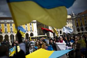 UCRANIANOS EM PORTUGAL PEDEM AJUDA À EUROPA PARA TRAVAR AÇÃO RUSSA NA CRIMEIA