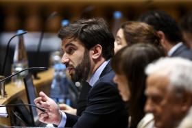 GOVERNO DIZ QUE ORÇAMENTO DA EDUCAÇÃO CRESCE, OPOSIÇÃO DIZ QUE BAIXA