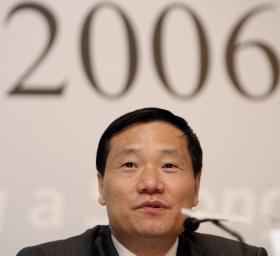 CHINA SUBSTITUI LÍDER DA COMISSÃO REGULADORA DE VALORES — IMPRENSA ESTATAL