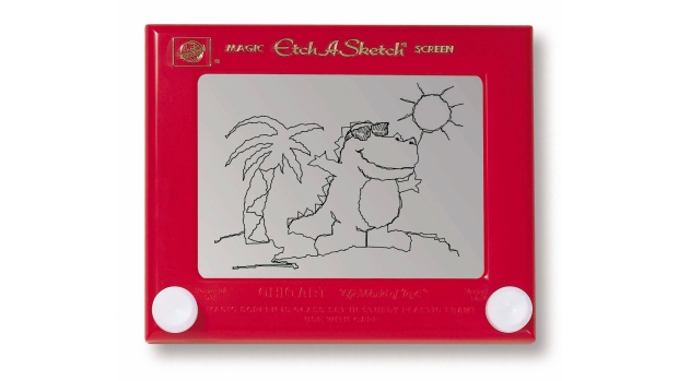 O brinquedo clássico Etch A Sketch foi inventado por Andre Cassagnes em 1960. (Ohio Art)