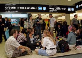 TERMINAL DO AEROPORTO DE MIAMI EVACUADO DEVIDO A ALERTA DE BOMBA