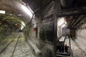 MINEIRA BRITÂNICA ANTECIPA LUCROS DE 245 MILHÕES DE DÓLARES ATÉ 2028 EM MINA EM MOÇAMBIQUE