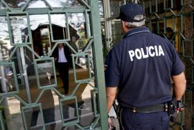 MULHER ACUSADA DE MATAR FILHO CONHECE A SENTENÇA NO TRIBUNAL DE LEIRIA