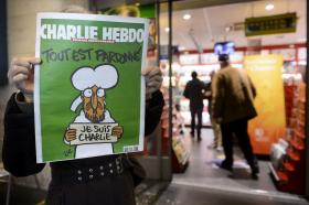 JORNAL FRANCÊS CHARLIE HEBDO VAI DISTRIBUIR 4,1 MILHÕES PELAS VÍTIMAS DE ATENTADOS