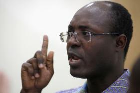 ANÚNCIO DE EDUARDO DOS SANTOS PODE APRESSAR SAÍDA, AFIRMA RAFAEL MARQUES