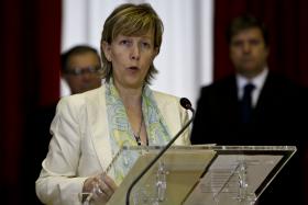 MARIA LUÍS ALBUQUERQUE PEDE À SUBCOMISSÃO DE ÉTICA QUE AVALIE SE HÁ INCOMPATIBILIDADES