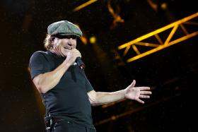 AC/DC ADIAM CONCERTOS NOS EUA PERANTE RISCO DE SURDEZ DO VOCALISTA