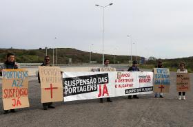 OE2016: BE PROPÕE FIM DAS PORTAGENS NA VIA DO INFANTE E ESPERA APOIO DO PS