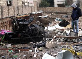 CARRO ARMADILHADO EXPLODE E PROVOCA PELO MENOS 29 MORTOS A SUL DE BAGDAD