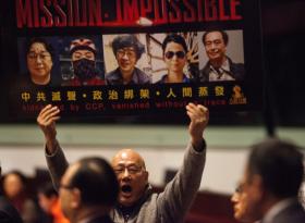 CHINA DIZ QUE VAI LIBERTAR TRÊS DOS CINCO LIVREIROS DE HONG KONG DENTRO DE POUCOS DIAS