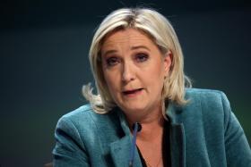 LE PEN CRITICA POLÍTICA DE IMIGRAÇÃO DO CANADÁ