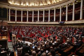 FRANÇA QUER PUNIR FABRICANTES DE TELEMÓVEIS QUE NÃO AJUDEM JUSTIÇA