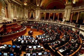 PARLAMENTO COMEÇA DEBATE NA ESPECIALIDADE DO ORÇAMENTO