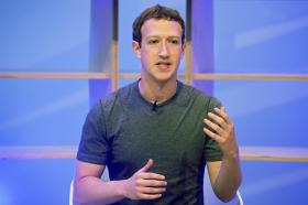 FUNDADOR DO FACEBOOK REUNIU-SE COM CHEFE DE PROPAGANDA DO PC CHINÊS