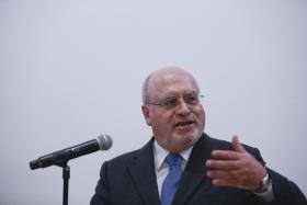 MINISTRO DA AGRICULTURA SURPREENDIDO COM MANIFESTAÇÃO DE SUINICULTORES EM LISBOA