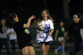 MENINAS ‘CRAQUES’ NO FUTEBOL E RÂGUEBI GANHAM NACIONAIS E EUROPEUS SEM DISPENSAR NOTAS ALTAS