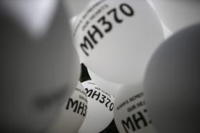 MOÇAMBIQUE ENTREGA PEÇA COM POSSÍVEL RELAÇÃO COM AVIÃO DESAPARECIDO DA MALAYSIA AIRLINES