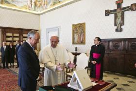 MARCELO REBELO DE SOUSA ENCONTROU-SE COM PAPA FRANCISCO DURANTE MEIA HORA