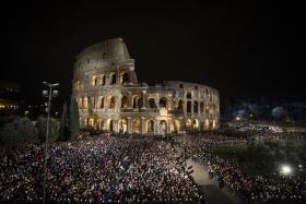 ESCRAVIDÃO, ABUSO E EXCLUSÃO DENUNCIADOS NA VIA SACRA EM ROMA