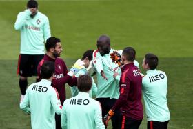 SELEÇÃO PORTUGUESA COM TODOS OS JOGADORES DISPONÍVEIS ANTES DA RECEÇÃO À BÉLGICA