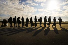 MILITARES PORTUGUESES PARTEM PARA O KOSOVO PARA GARANTIR SEGURANÇA DA POPULAÇÃO