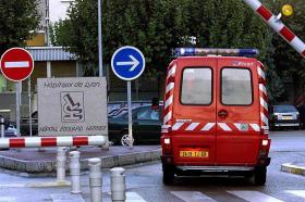 FRANÇA/ACIDENTE: CONDUTOR DE ‘MINIBUS’ ACIDENTADO TEM 19 ANOS E ESTÁ EM CHOQUE